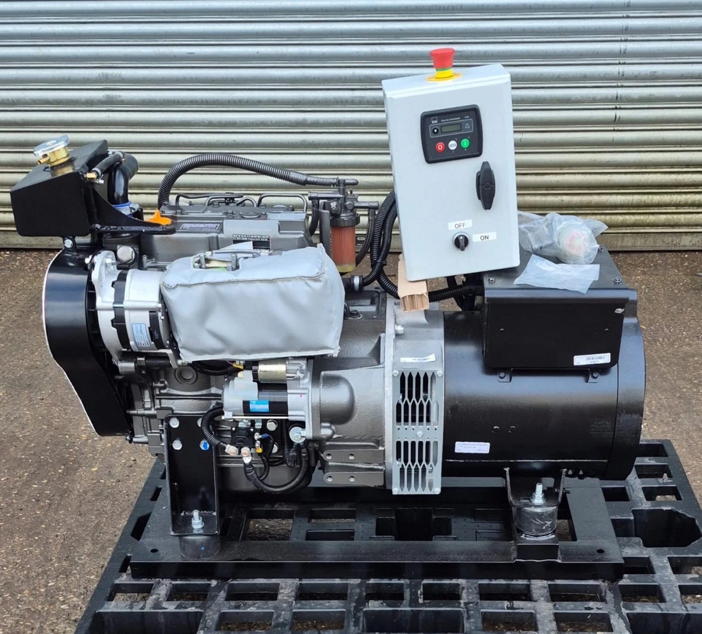 12 kVA Marine Diesel Generator (3TNV76, Keel Cooled) photograph 3