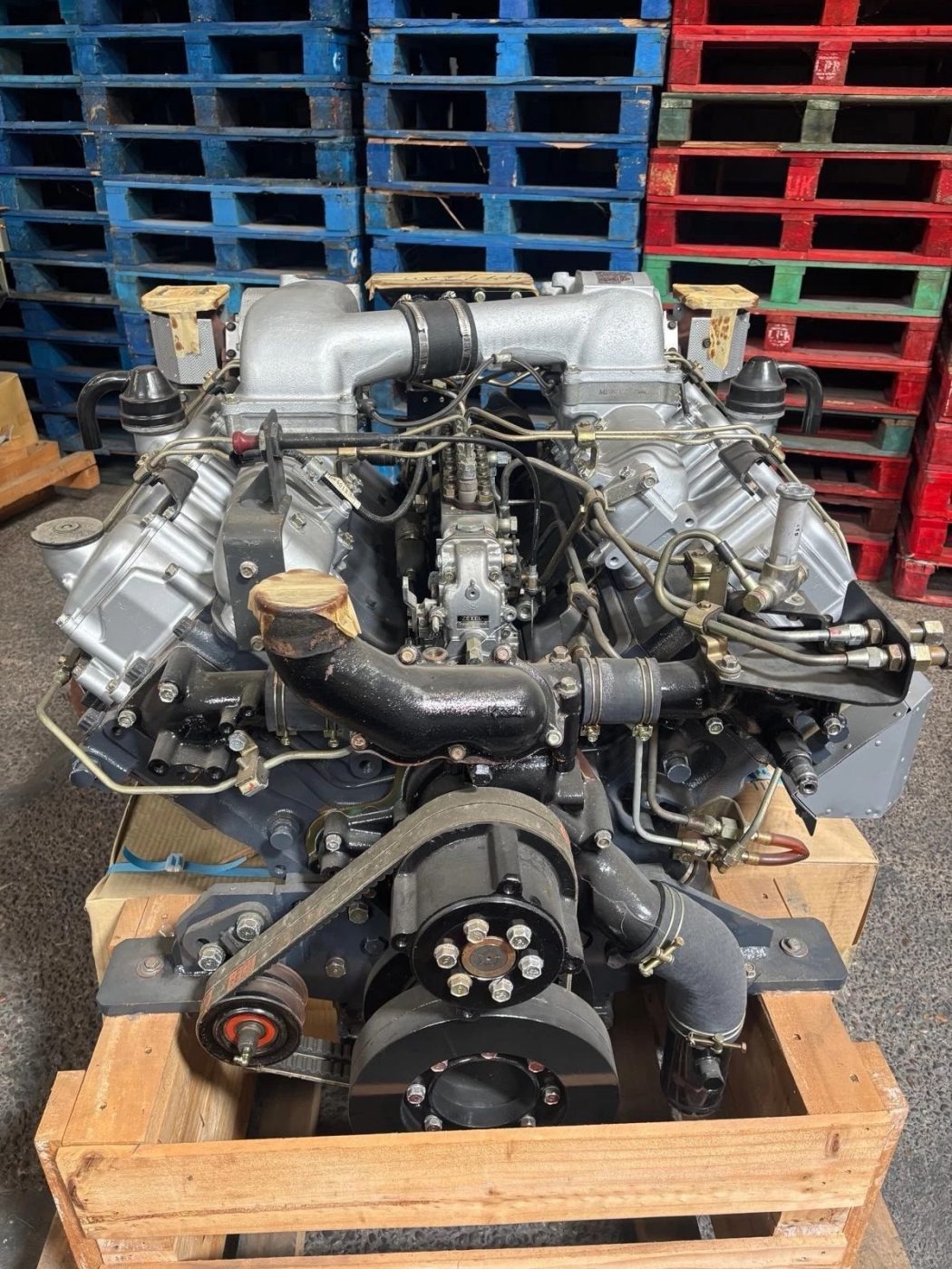 8DC9 V8 Turbo Diesel Engine (approx 300 hp) photograph 3