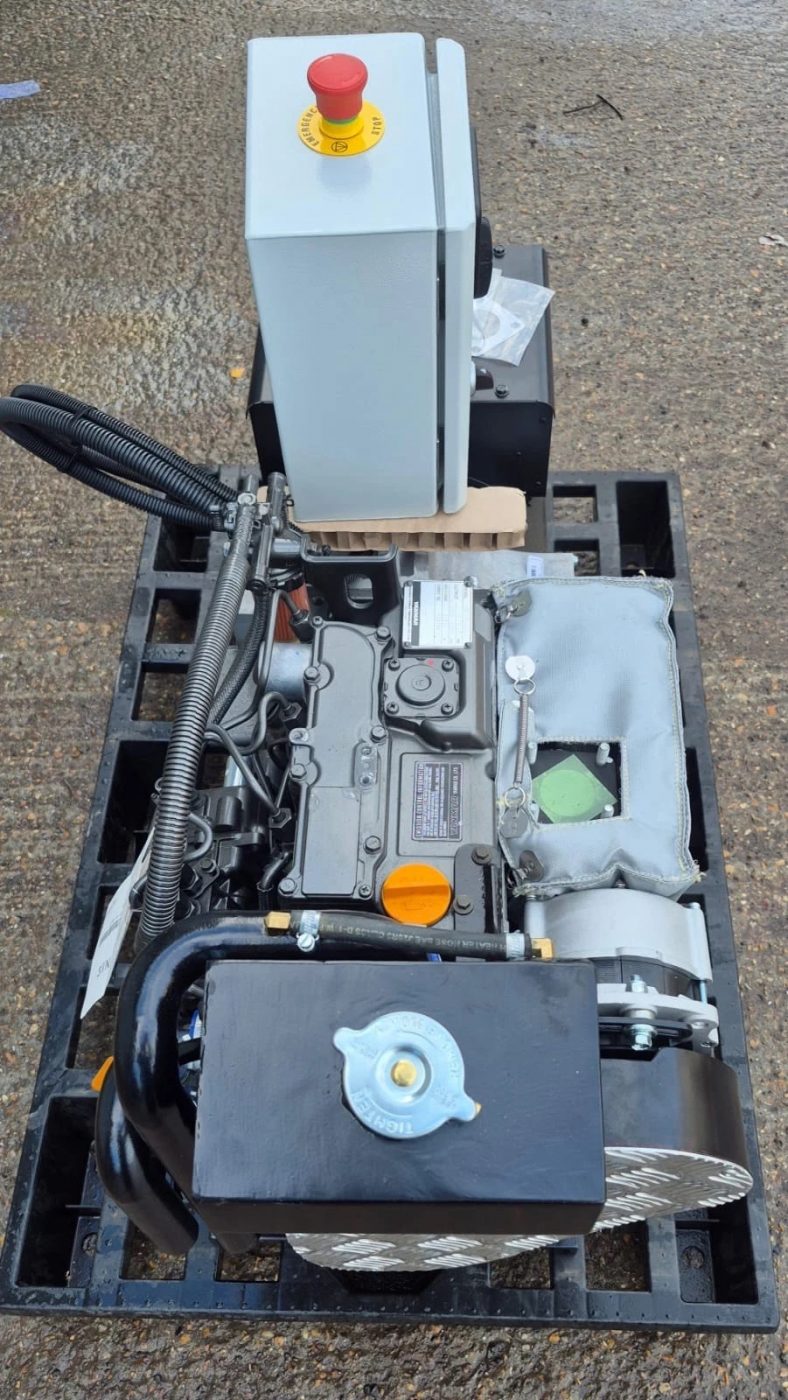 12 kVA Marine Diesel Generator (3TNV76, Keel Cooled) photograph 7