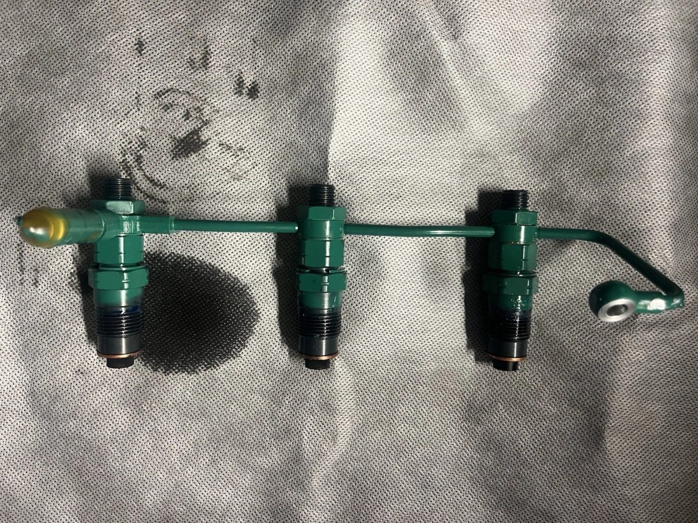 Penta D1-30 Fuel Injection Pump & Injector Set photograph 8