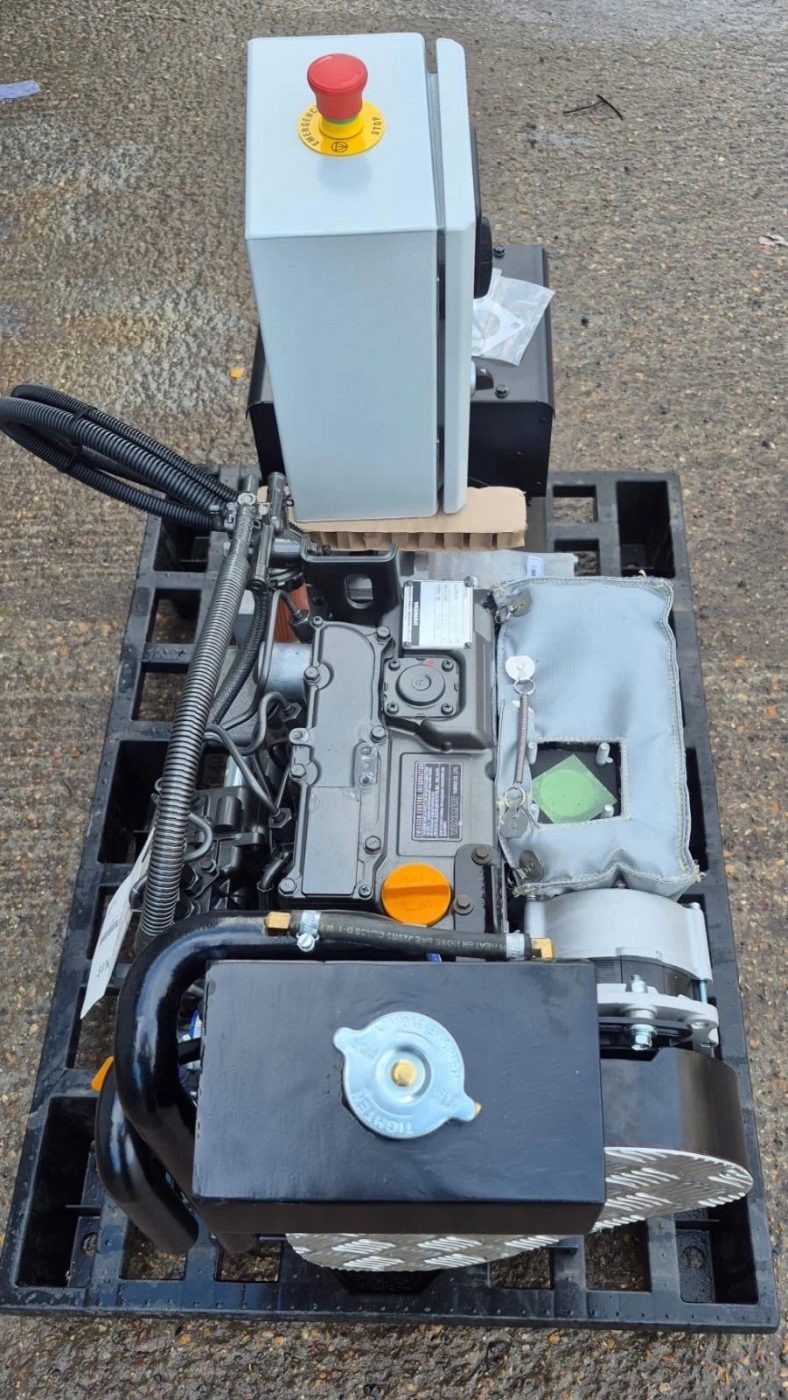 12 kVA Marine Diesel Generator (3TNV76, Keel Cooled) photograph 4