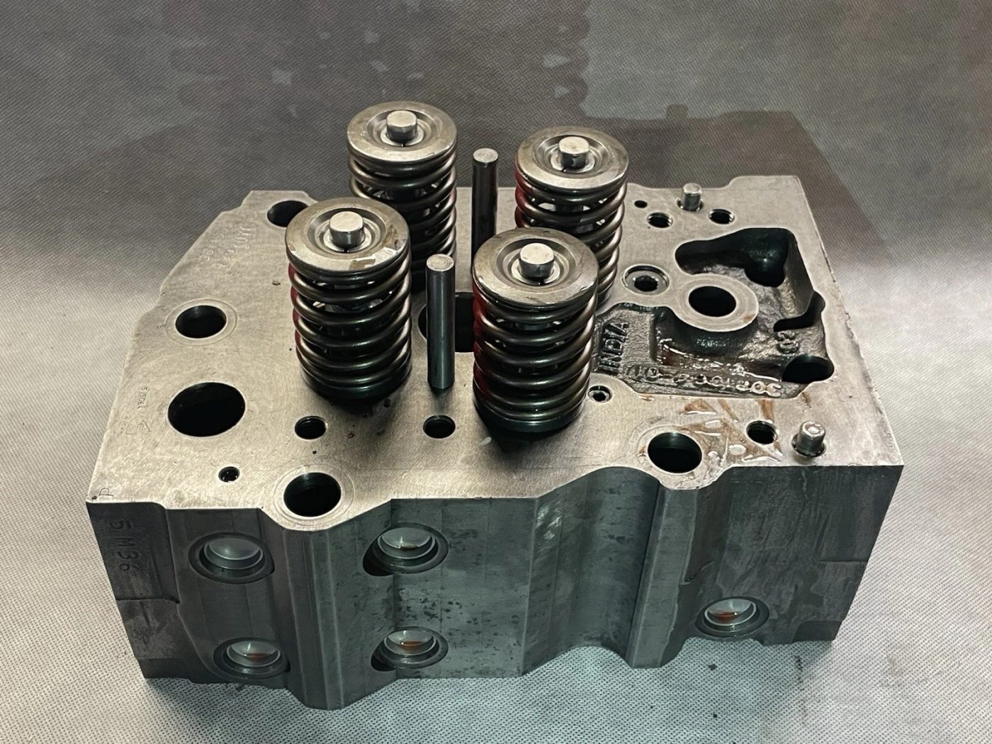 Cummins K19 / KTA19 Cylinder Head 3811985