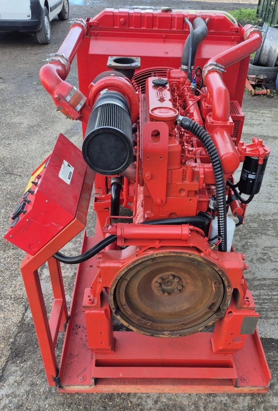 196TI Turbo Diesel Engine (6-Cylinder, 11L) photograph 6